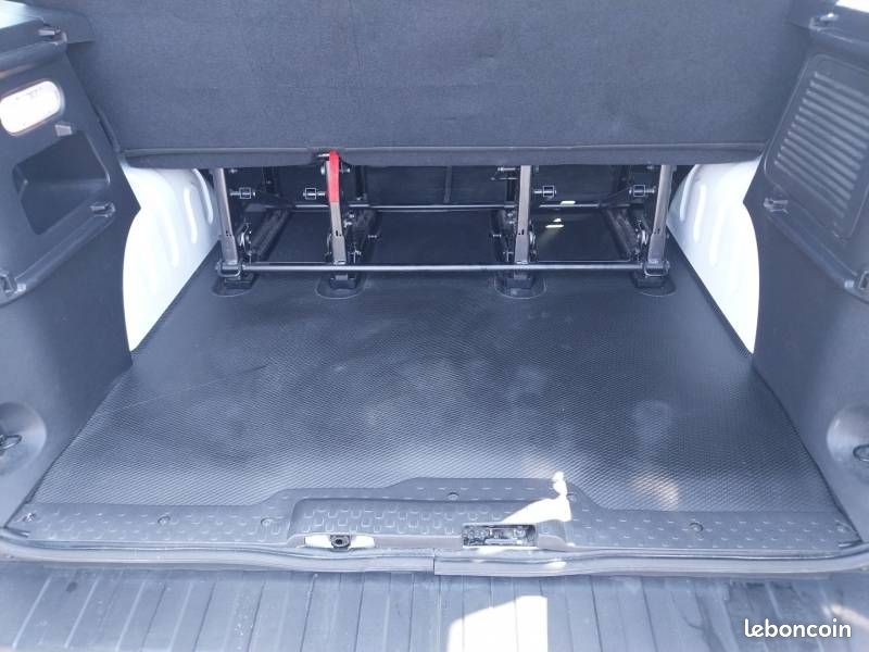 Renault Trafic COMBI L1 dCi 150 Energy S&S Zen (image 21)