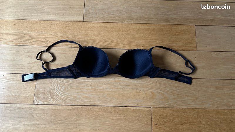 Soutien gorge bleu marine balconnet à dentelle 80 bonnet C