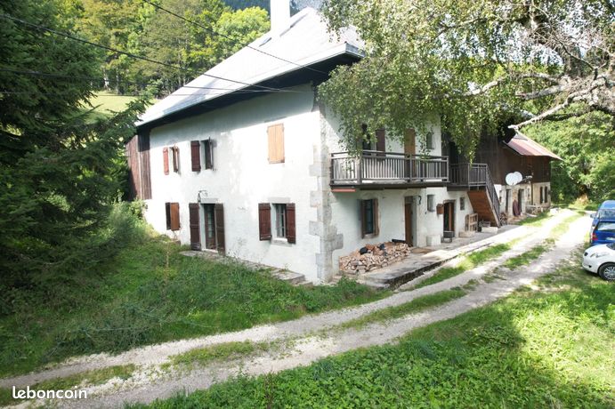 Maison 4 pièces 349 m²