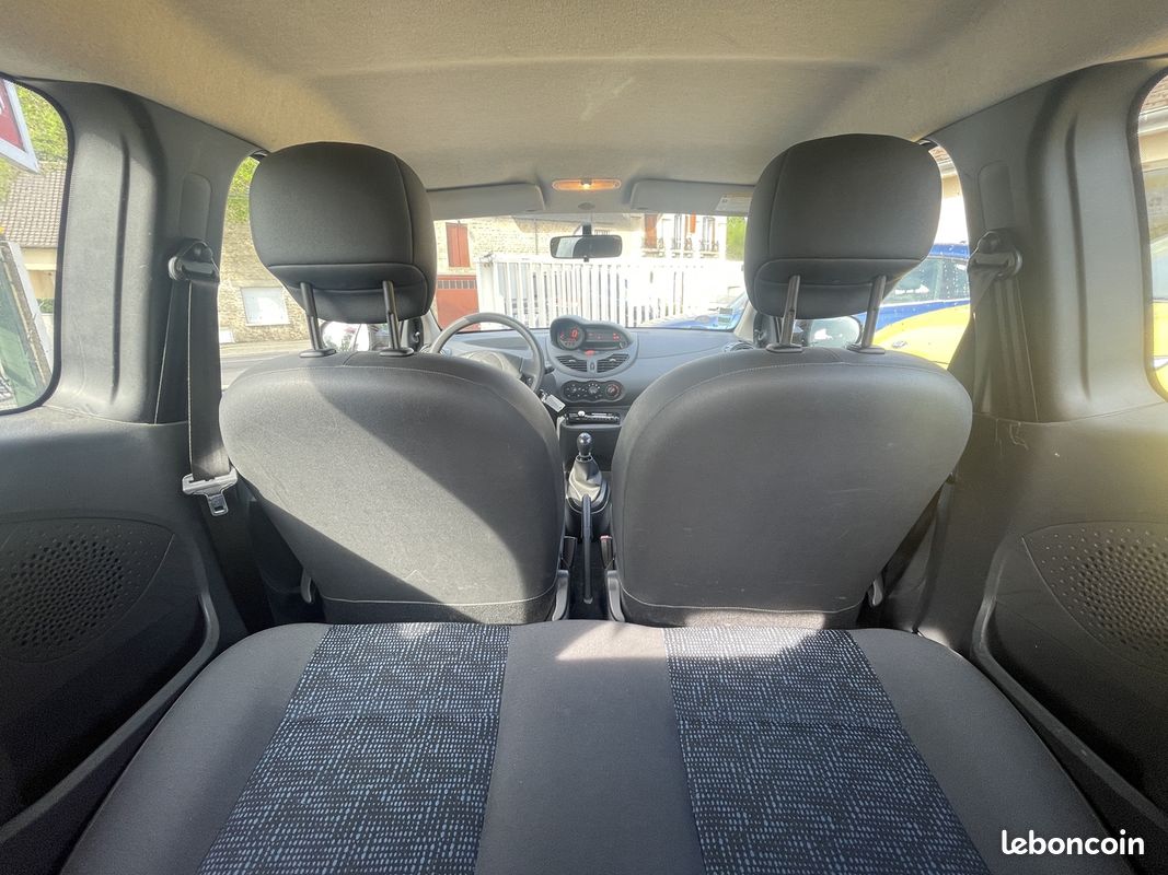 Renault TWINGO II 1.2 LEV 16V 75CH AUTHENTIQUE ECO² (image 6)