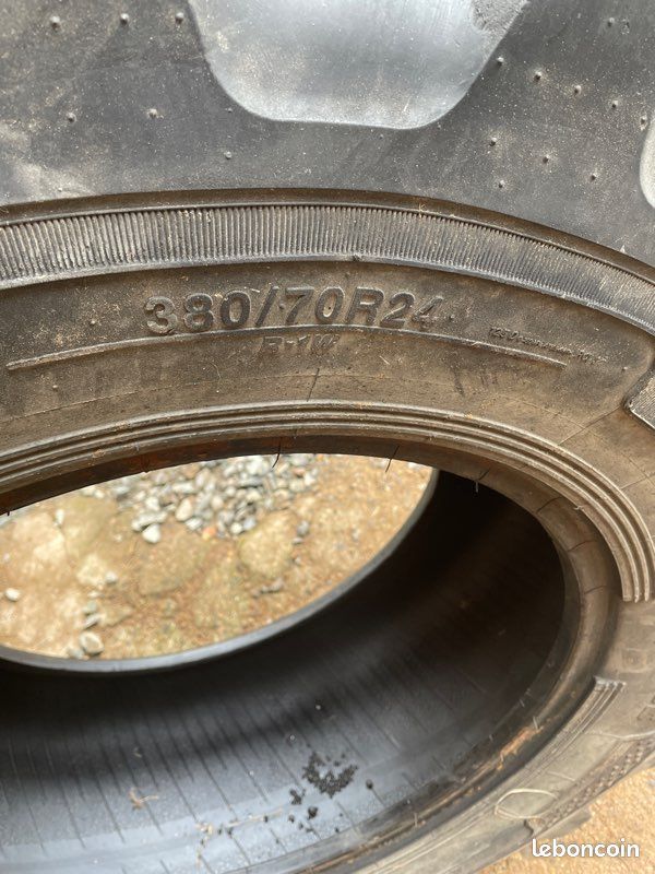 Pneu 380/70r24 (image 1)
