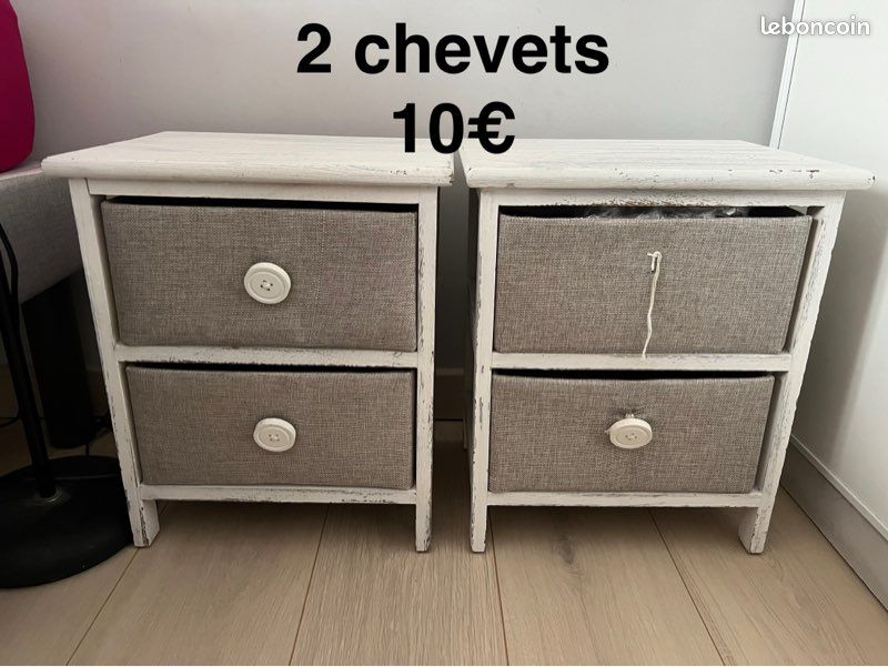2 tables de chevet (image 1)