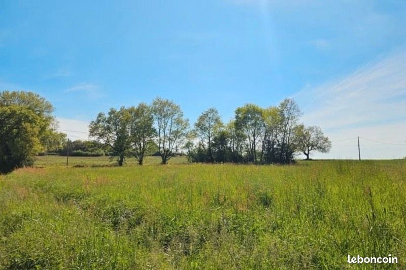 Terrain 2100 m² · à Forgues · 88 000 €
