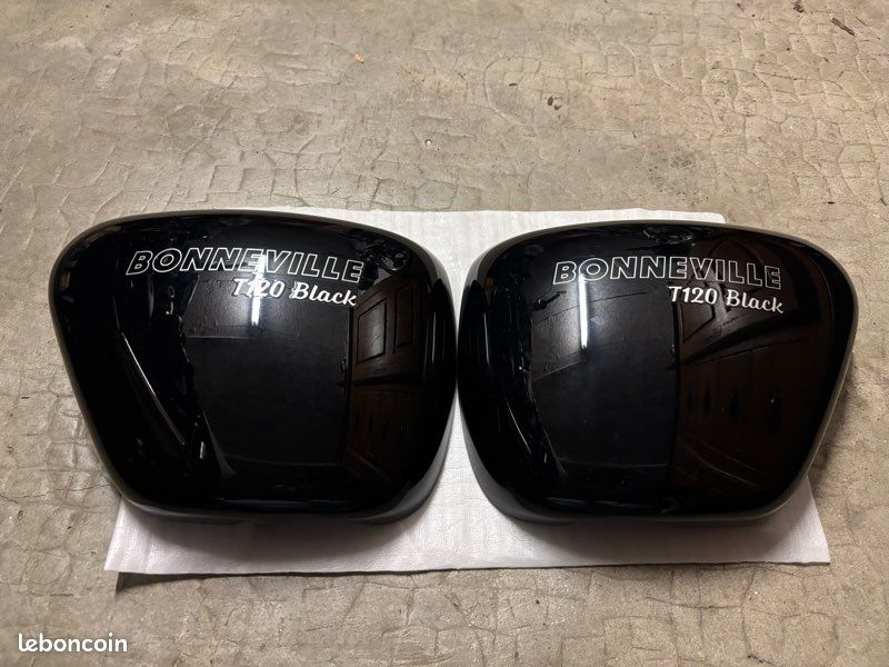 Caches latéraux droit et gauche d’origine neufs Triumph Bonneville T100/T120 Black (la paire) (image 1)