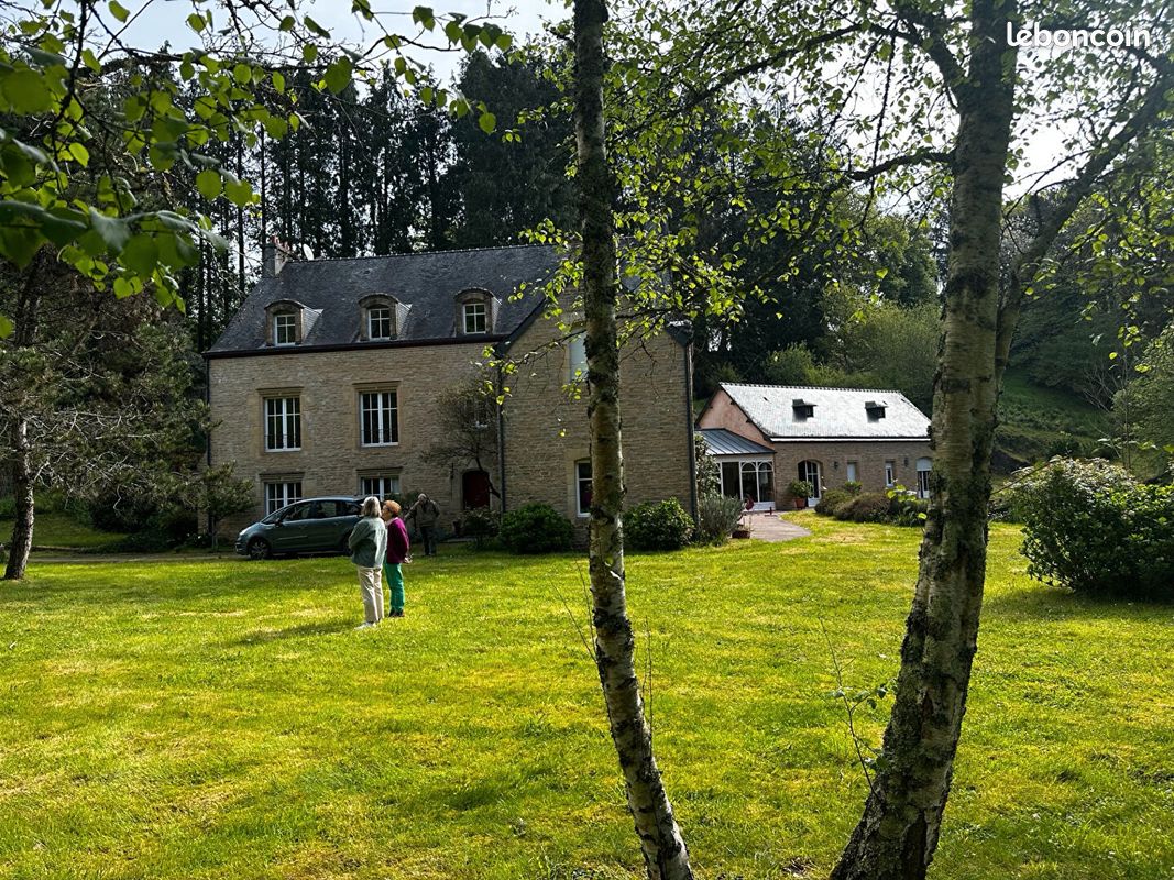 Maison 10 pièces 500 m² · à Riec-sur-Bélon · 500 m² · 1 350 700 €