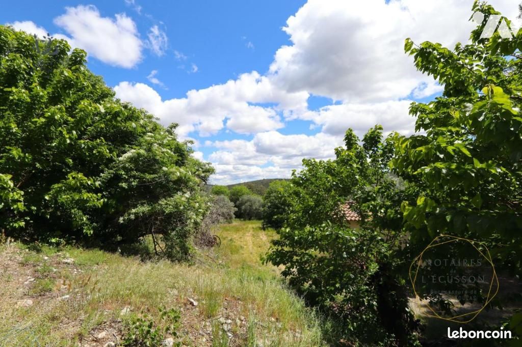 Terrain 1634 m² · à Vailhauquès · 1 634 m² · 628 000 €