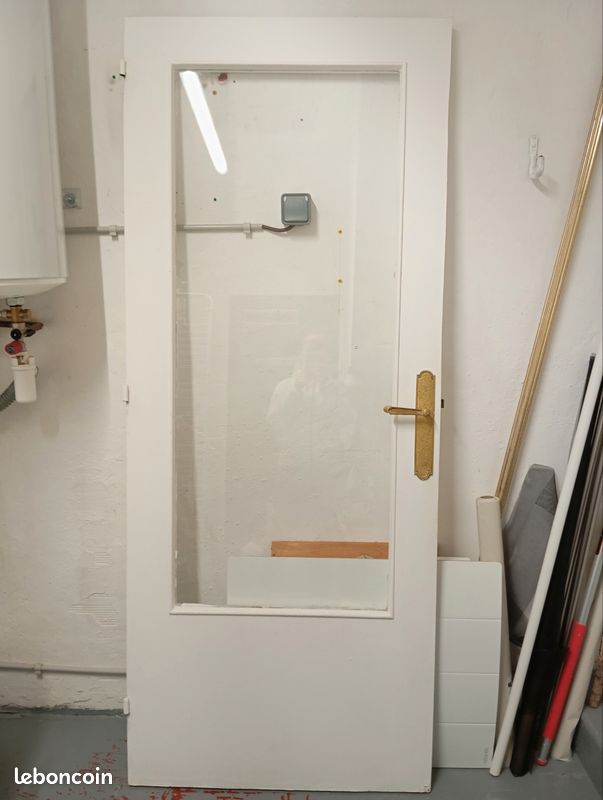 Porte en bois vitrée (image 1)