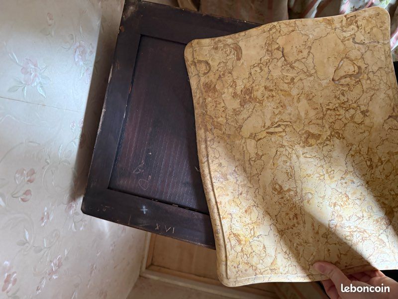 Lot de 2 tables de chevets Louis XV en marbre rose (image 3)