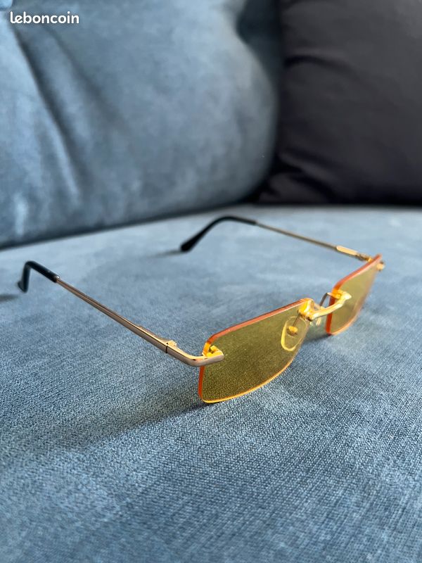 Lunettes de soleil en TRÈS BON ÉTAT (image 6)
