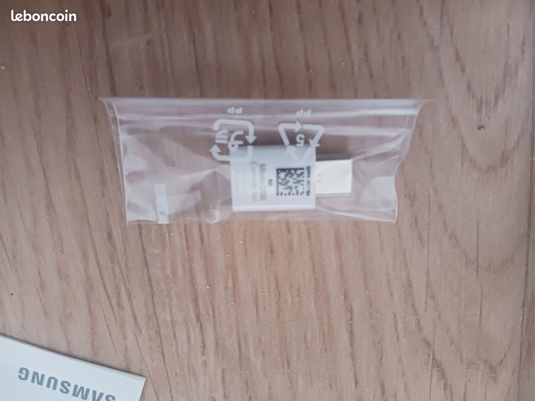 Boite Samsung A3 + accessoires (image 4)
