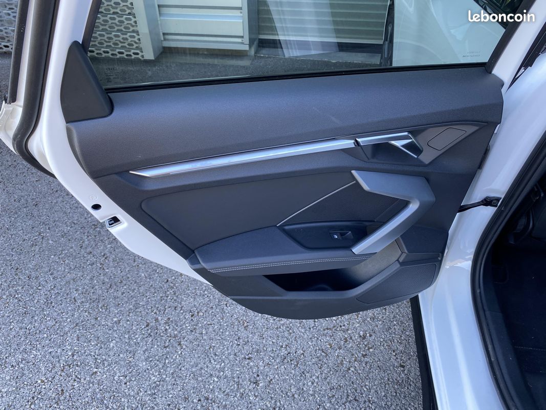 AUDI A3 Berline TFSI 150 ch Hybride S line (image 29)