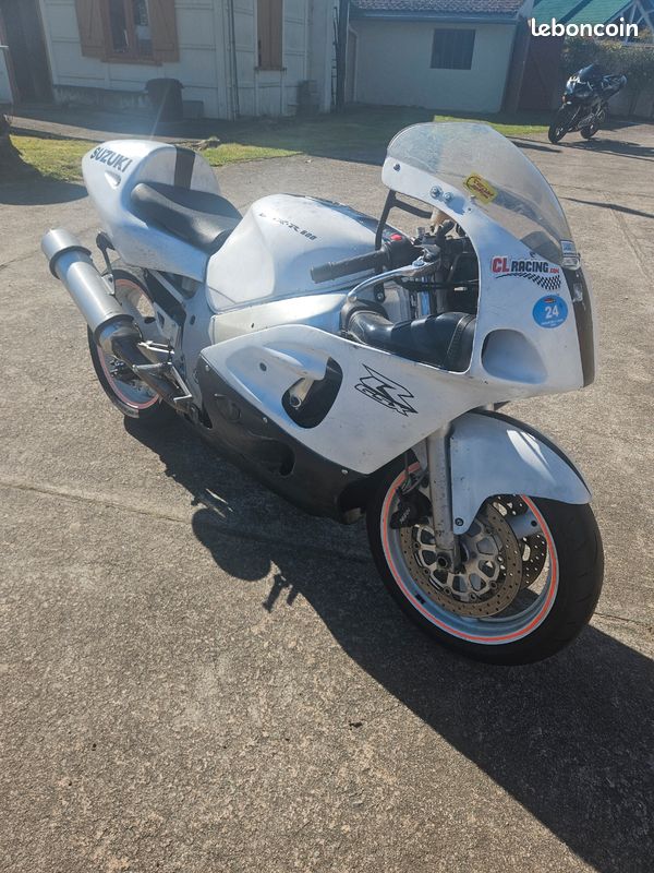 Suzuki gsxr 600 (image 1)