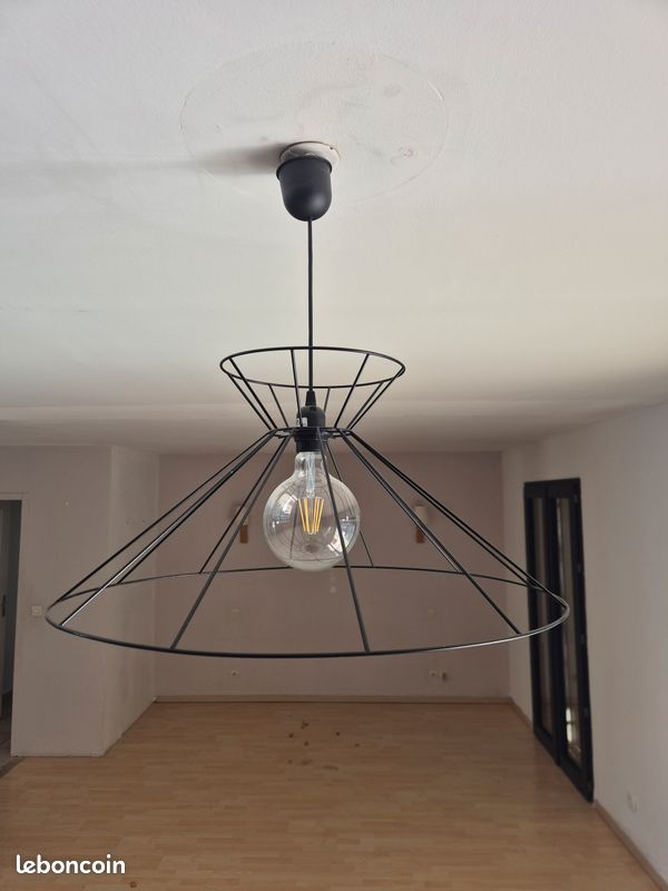 Suspension industrielle noire fil métal (image 1)
