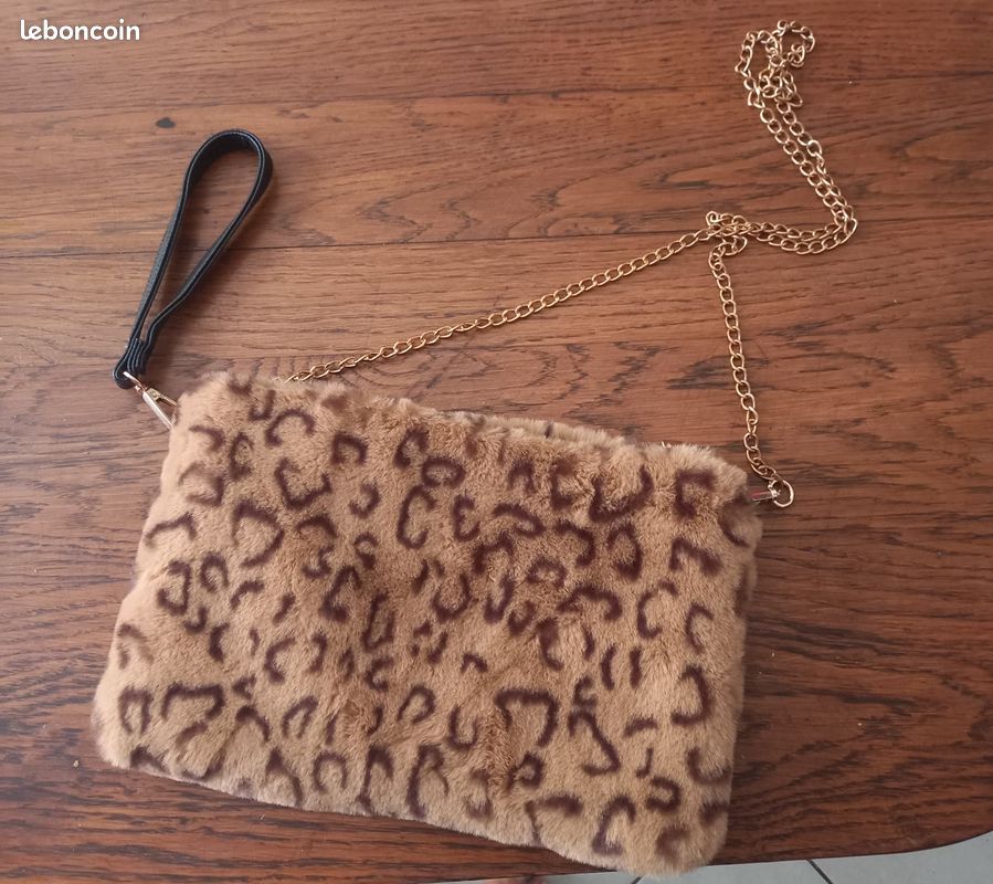 Pochette fausse fourrure léopard Accessoires Bagagerie