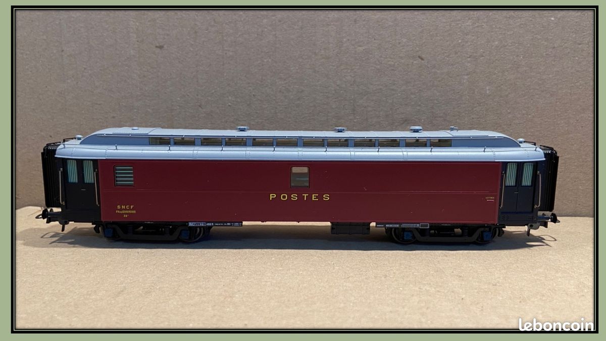 Voiture SNCF UIC Seconde Classe - Echelle HO - Réf 2211 - Marque TRAM
