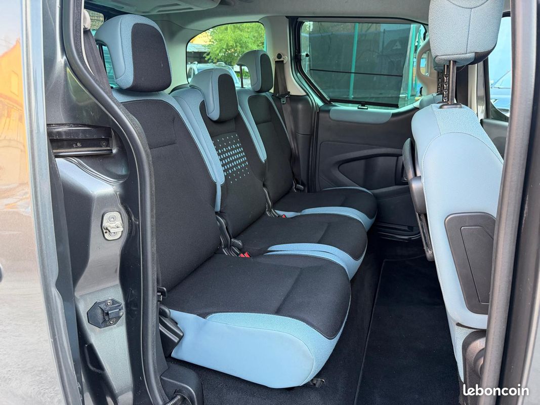 Berlingo Exclusive 1.6 VTI 120ch - ESSENCE - Toit Pano - S.Chauffants - Radar - Garantie 12M - Aucun Frais - 1ère Main - Kit Embrayage Neuf (image 4)