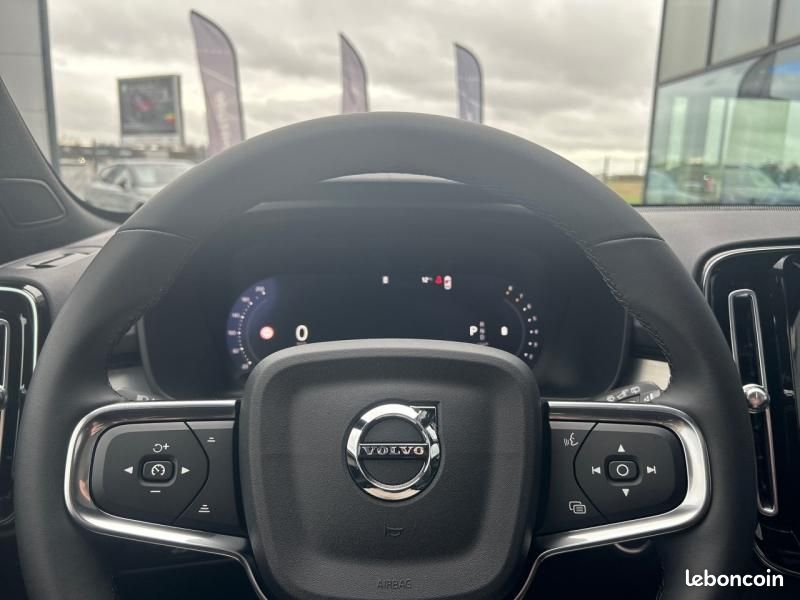 Volvo XC40 B3 163ch Black Edition DCT 7 (image 14)