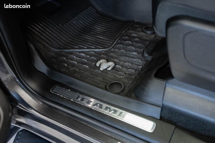 DODGE RAM 1500 - CREW CAB LARAMIE 5.7 HEMI V8 GT - Garantie 12 mois (image 10)