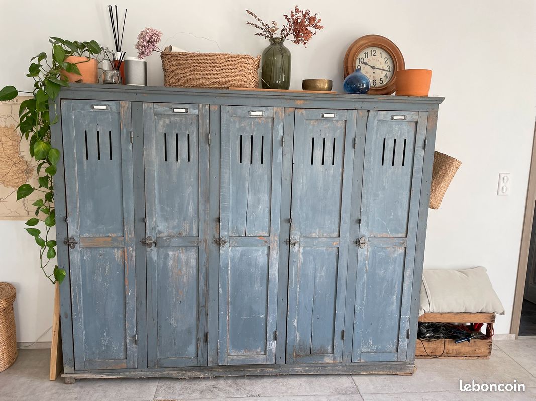 Vestiaire ancien en bois (image 10)