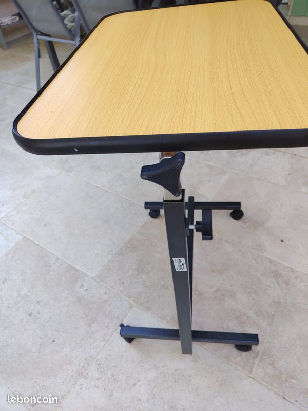Table de lit (image 2)