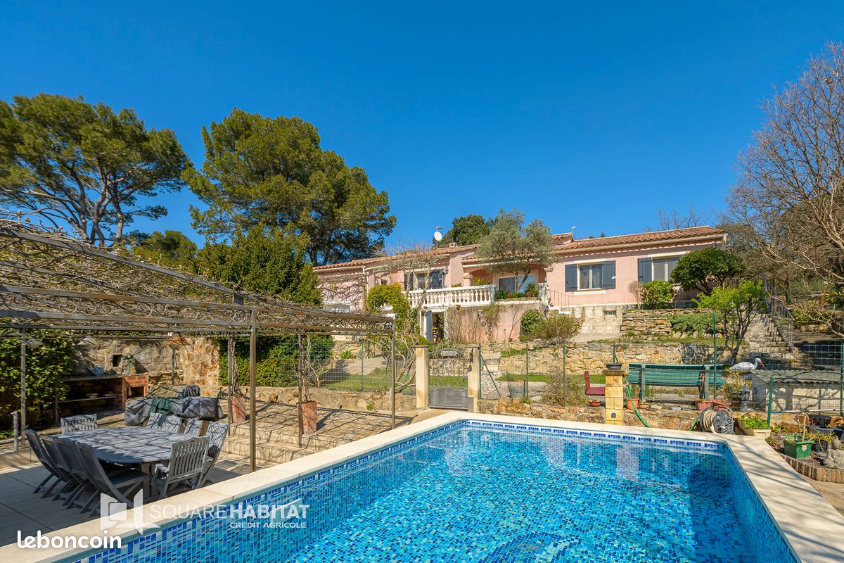 Maison 8 pièces 169 m² · à Rochegude · 169 m² · 425 000 €