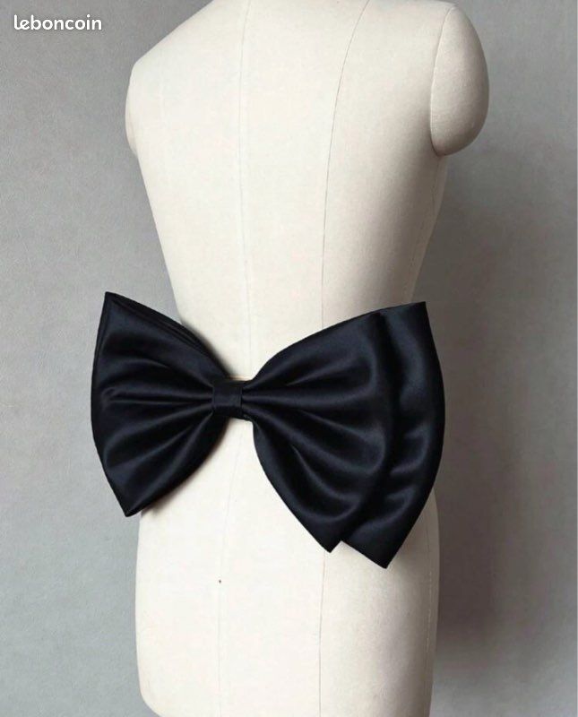 Set de nœud papillon pré-noué, pochette de costume et ceinture de smoking noir | En stock