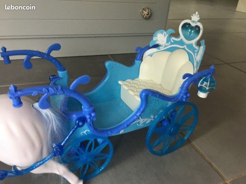 Cheval avec carrosse (image 2)