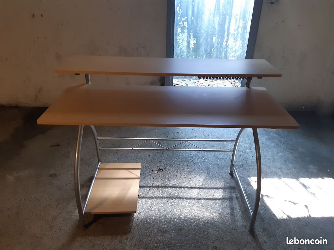 Bureau (image 2)