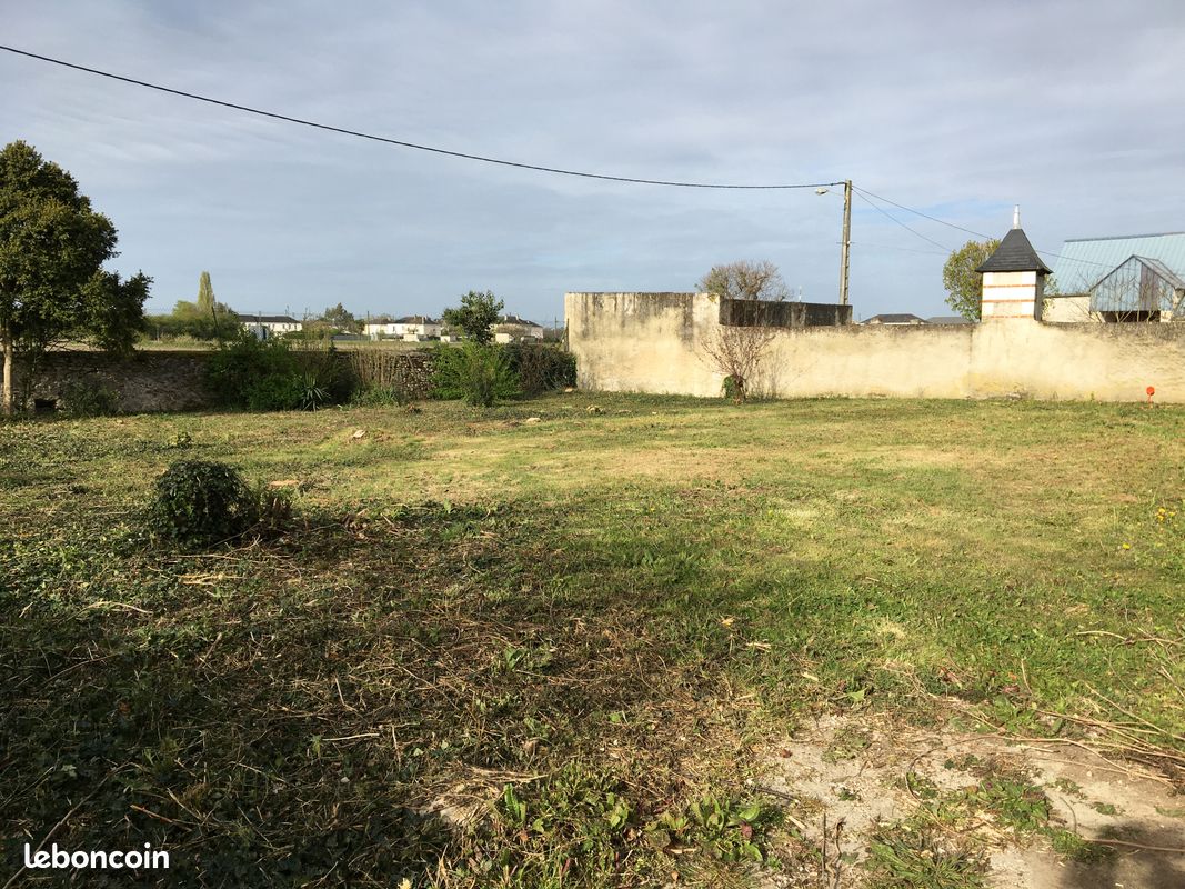 Terrain 551 m² · à Saint-Branchs · 58 000 €