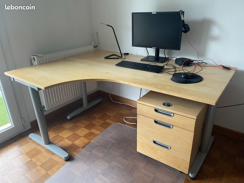 Grand bureau d’angle IKEA Galant (image 1)