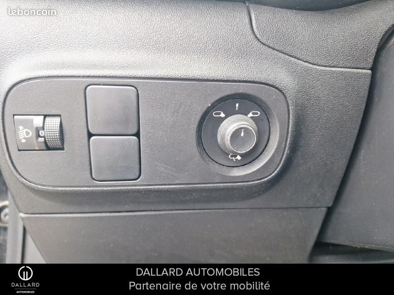 Citroen C3 1.2 PureTech 110ch S&S Shine 120-123g (image 13)