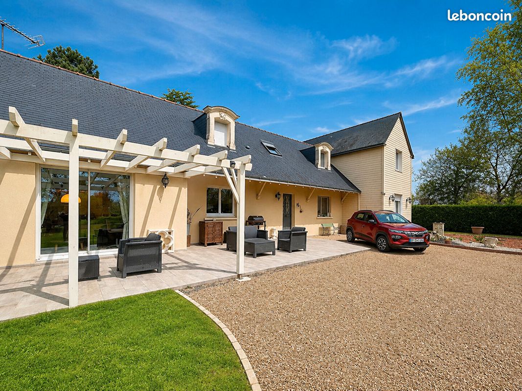 Maison 6 pièces 210 m² · à Corzé · 210 m² · 394 000 €