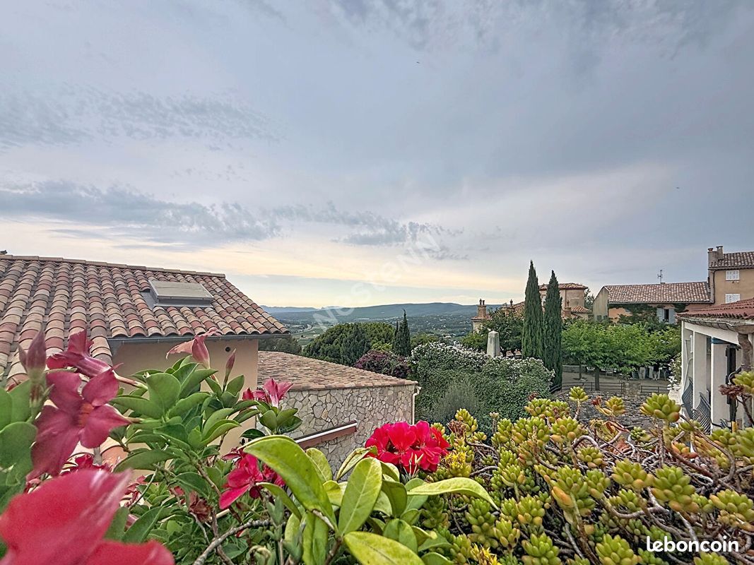 Appartement 3 pièces 73 m² · à Le Castellet · 73 m² · 299 000 €