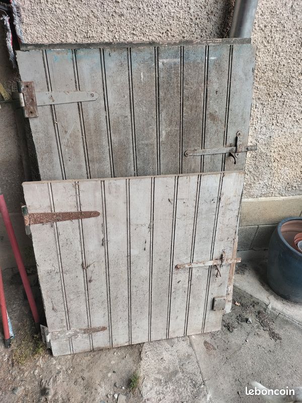 Vieille Porte de box (image 1)