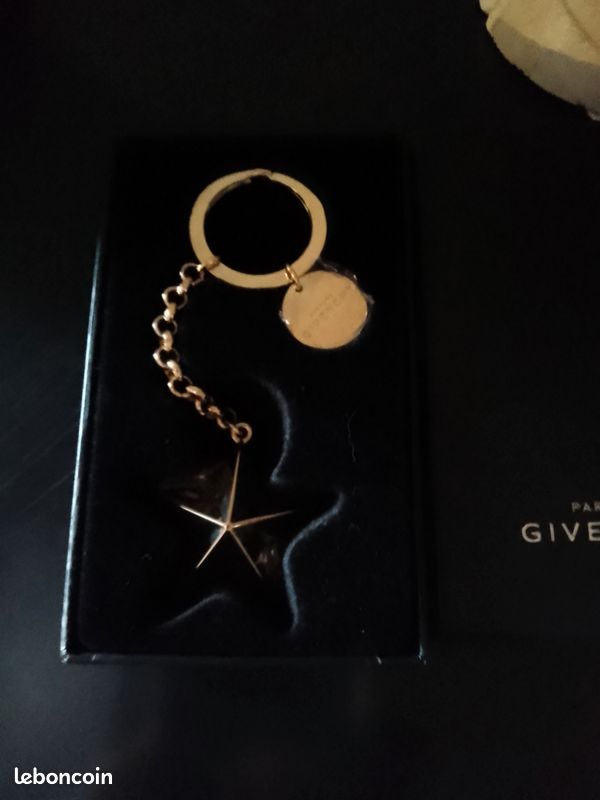 Porte clés, bijoux de sac parfumeur Givenchy (image 5)