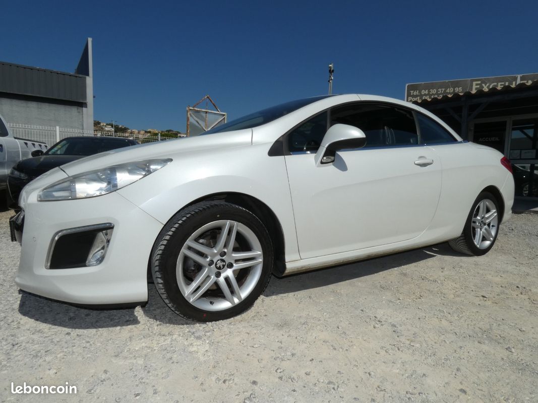 PEUGEOT 308 CC 2.0 HDi 163ch Féline (image 9)