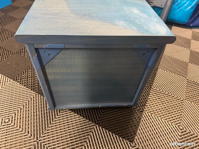 Table de chevet en frêne et cannage teinte bleu ciel « azul azurer » (image 4)
