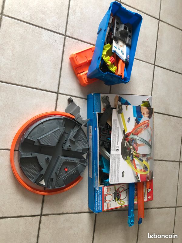 Circuit hot wheels (image 1)