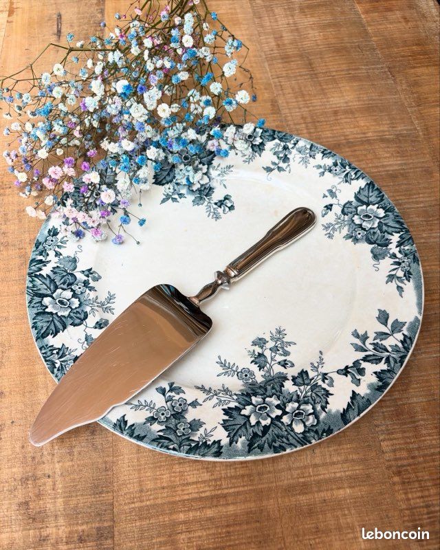Pelle à tarte coupante manche métal argenté orfèvre