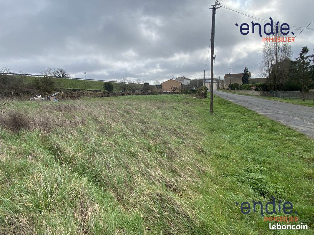 Terrain 1268 m² · à Parthenay · 1 268 m² · 26 000 €