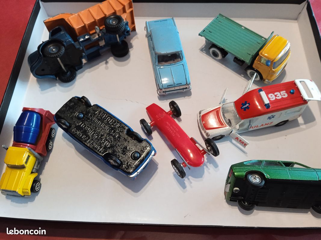 LOT ANCIENNES VOITURES Et Camion Majorette Vintage EUR 15,00 - FR