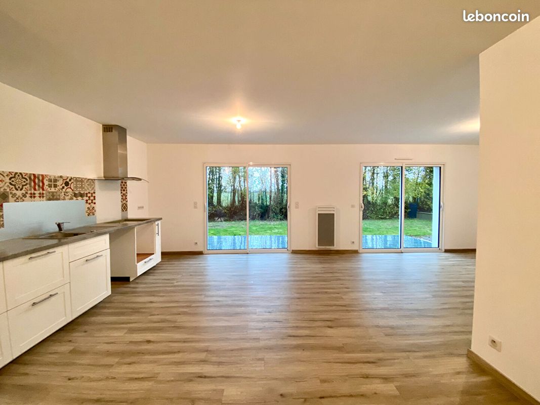 Maison 4 pièces 84 m² · à Le Fenouiller · 84 m² · 930 €
