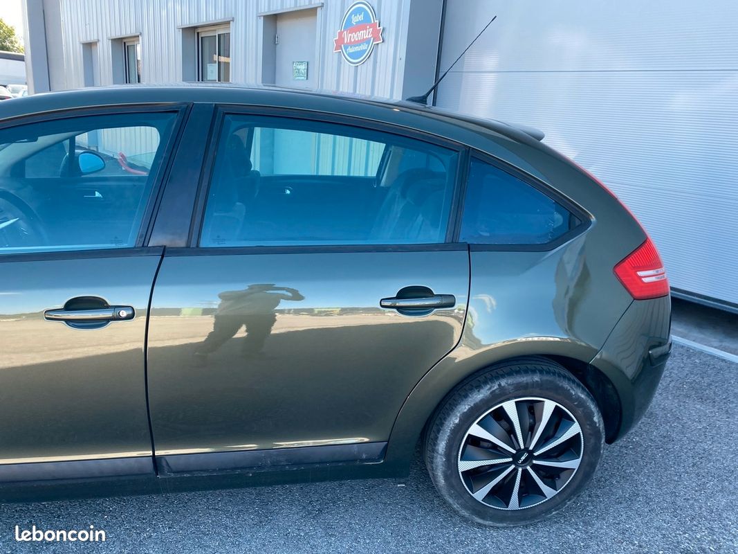Citroën C4 1.6 hdi 90Ch ambiance / très propre (image 6)