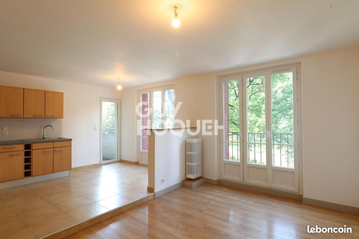 Appartement 3 pièces 70 m² · à Chambéry · 70 m² · 833 €