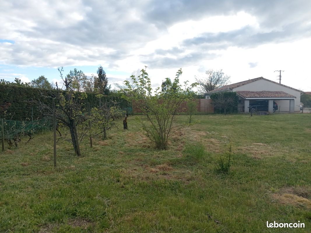 Terrain constructible · à Mirepoix-sur-Tarn · 68 000 €