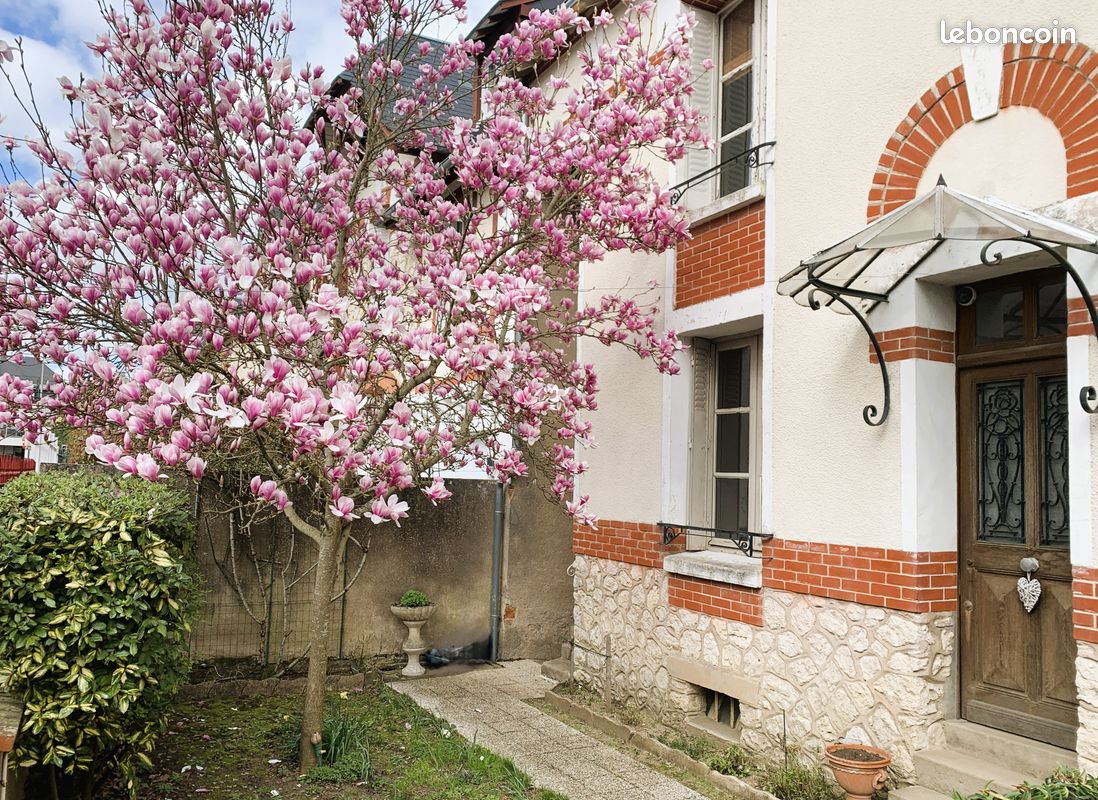 Maison 8 pièces 147 m² · à Blois · 147 m² · 350 000 €
