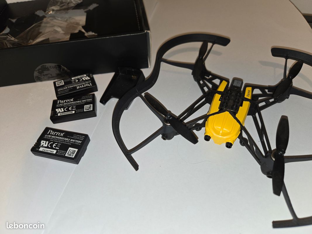 MiniDrone Parrot Airborne Cargo Travis – 20 Modélisme