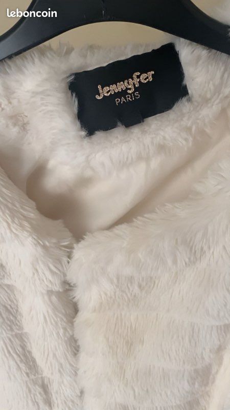 Veste fausse fourrure Jennyfer – blanc cassé, courte et douce