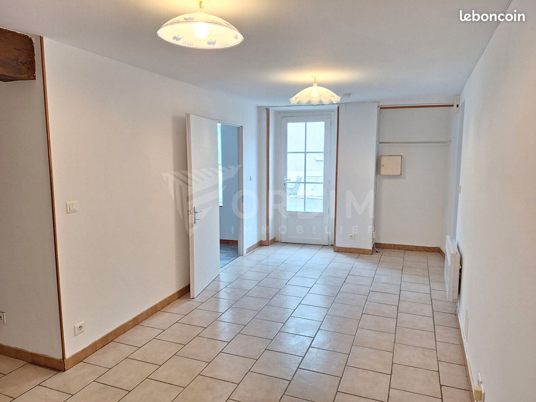 Appartement 3 pièces 46 m² · à Neuvy-sur-Loire · 46 m² · 464 €/mois