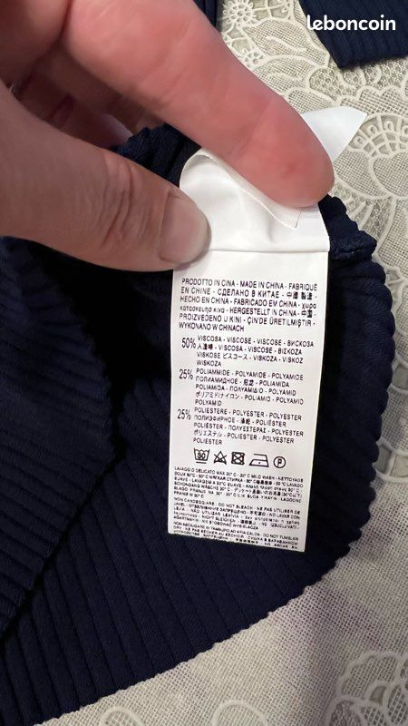 Top blouse bleu marine côtelé avec jeu de transparences taille S/M Rinascimento (image 8)